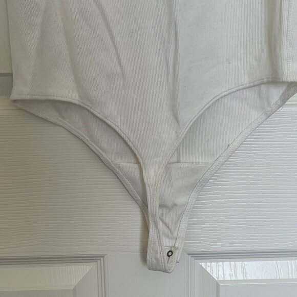 Abercrombie Off-Shoulder White Bodysuit - Picture 3 of 4